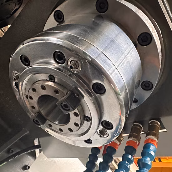 China Manufacturer Vmc Vertical CNC Machining Center CNC Milling Center with 3 Axis 4 Axis 5 Axis